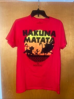 Disney’s the lion king 100% cotton t-shirt size small (34/36)